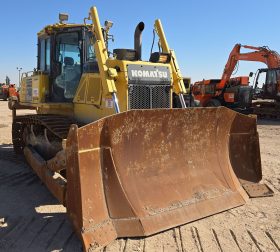 2018 Komatsu D65EXi-18