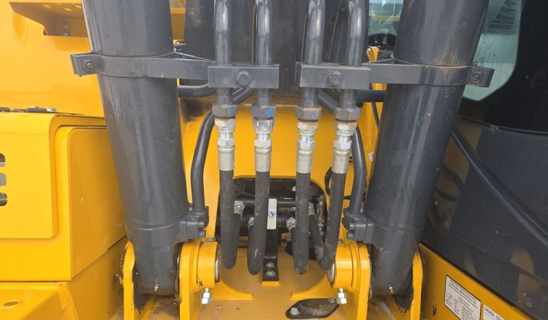 
								2022 John Deere 200G full									